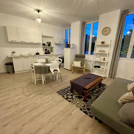 Appartement En Centre Ville Cosne-sur-Loire Exterior foto