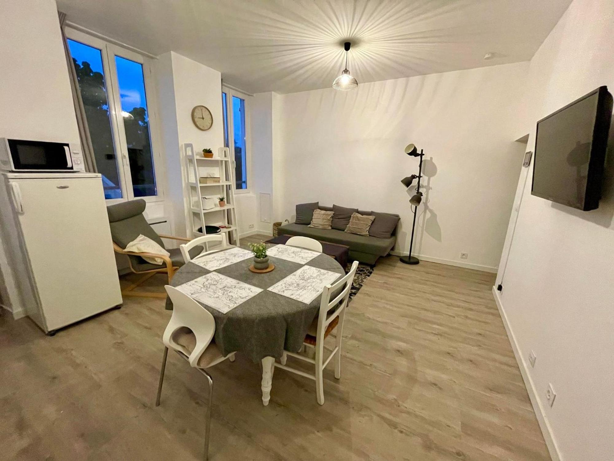 En Centre Apartment